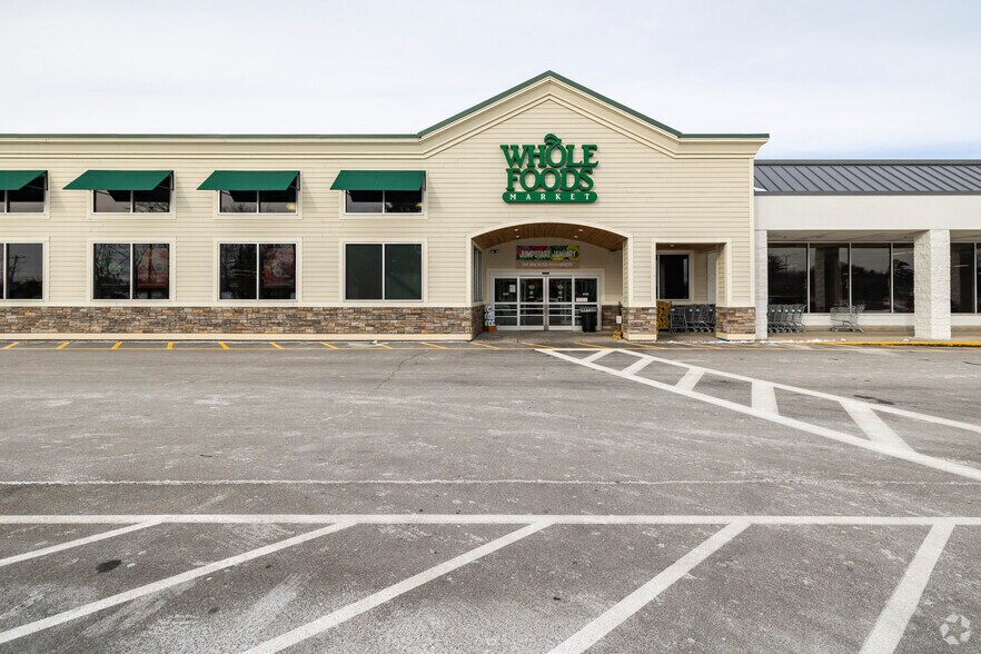 Primary Photo Of 253-269 Amherst St, Nashua General Retail For Lease