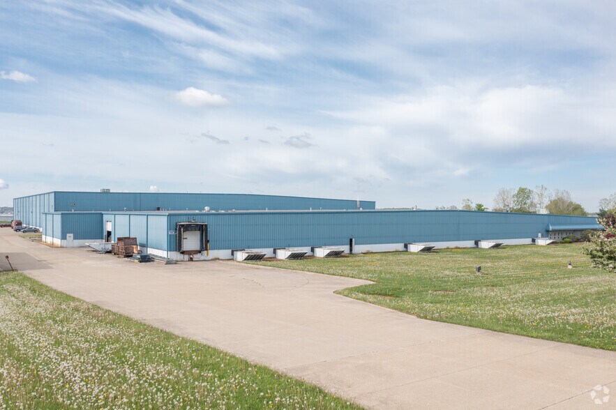 More Photos Of 41 Cairns Rd, Mansfield Warehouse For Sale