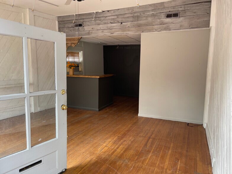 More Photos Of 14-16 Ruxton Ave, Manitou Springs Storefront Retail Residential For Lease