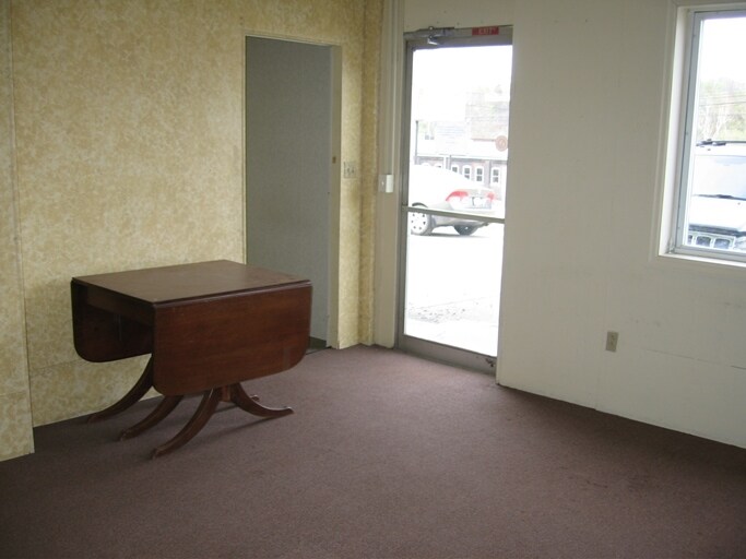 More Photos Of 732 Beechurst Ave, Morgantown Storefront Retail Office For Lease