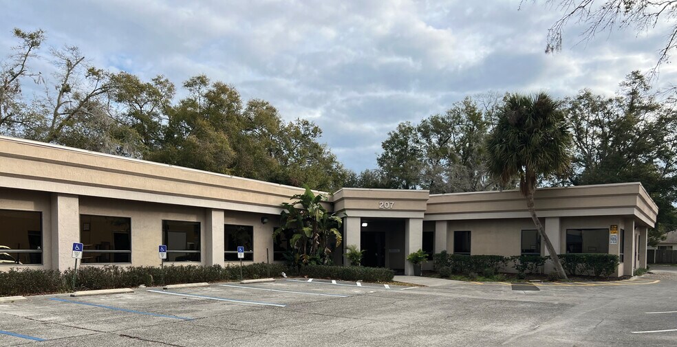 Primary Photo Of 207 Semoran Commerce Pl, Apopka Religious Facility For Lease