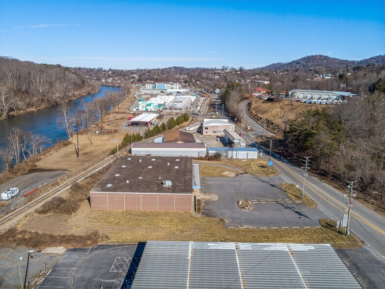 More Photos Of 840 Riverside Dr, Asheville Warehouse For Sale