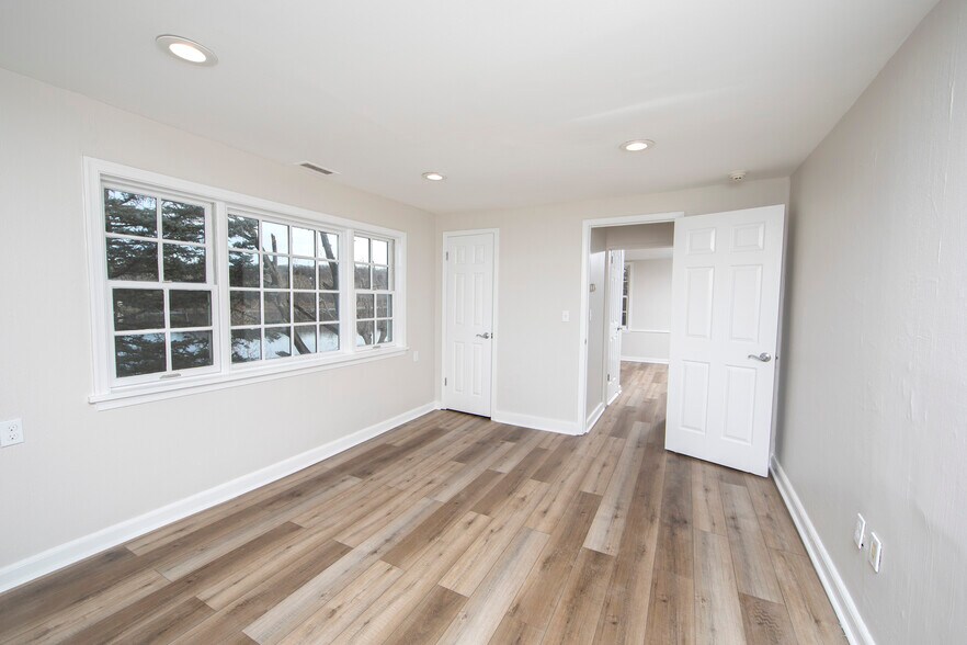 More Photos Of 15 E Bridge St, New Hope Storefront Retail Residential For Sale