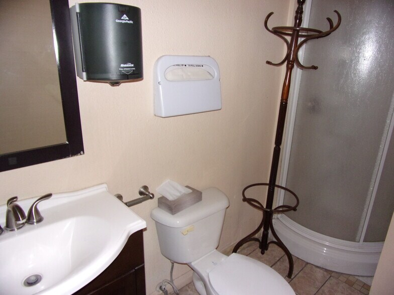 More Photos Of 939 S Decatur Blvd, Las Vegas Medical For Sale