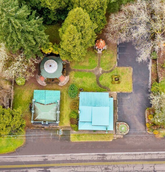 More Photos Of 42837 McKenzie Hwy, Leaburg Freestanding For Sale