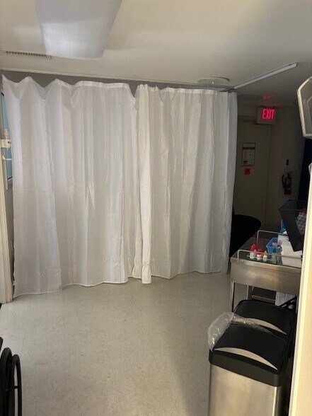 More Photos Of 2204 Crestmoor Rd, Nashville Medical For Lease