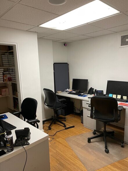 More Photos Of 120 E 36th St, New York Medical For Sale
