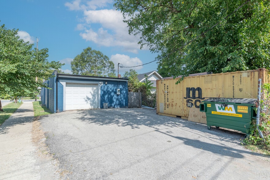 More Photos Of 3659 W 10th St, Indianapolis Freestanding For Sale