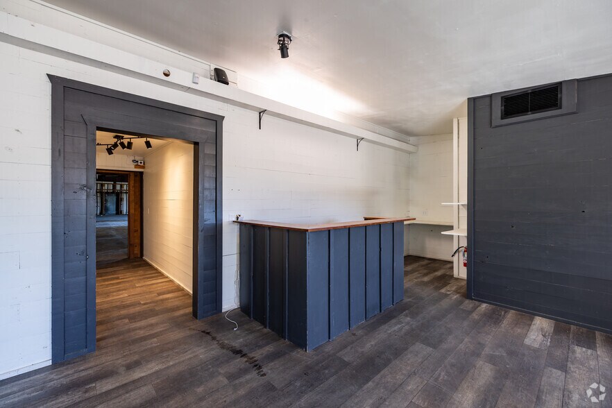 More Photos Of 930 Highway 59 Loop N, Livingston Restaurant For Sale