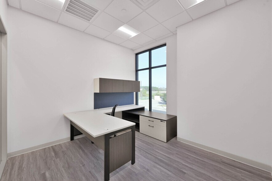 More Photos Of 24527 Gosling Rd, Spring Flex For Lease