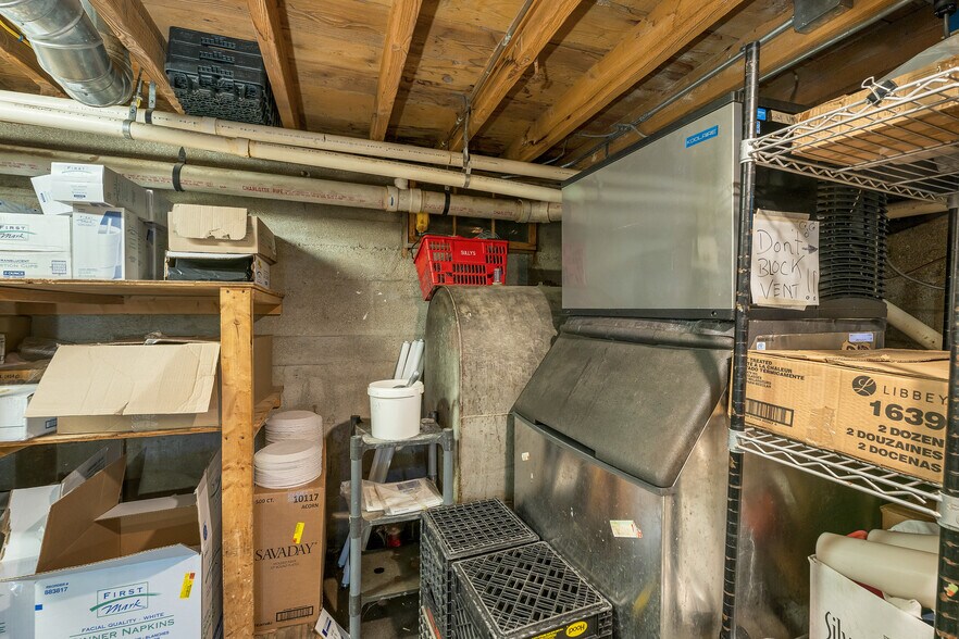 More Photos Of 40 Main St, Goffstown Restaurant For Sale