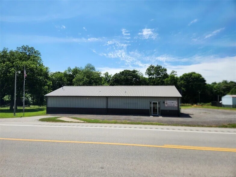 Primary Photo Of 23350 W HWY 16 Hwy, Bristow Freestanding For Sale