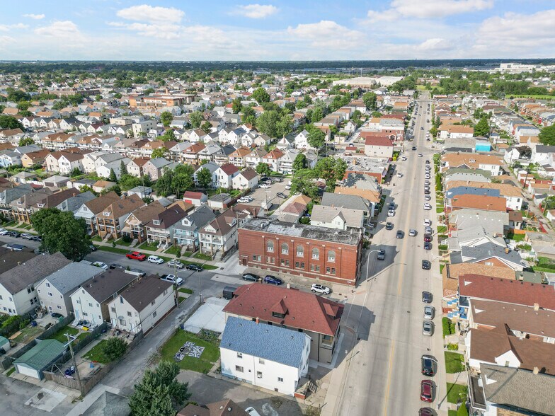 More Photos Of 3041 Holbrook St, Hamtramck Storefront Retail Residential For Lease