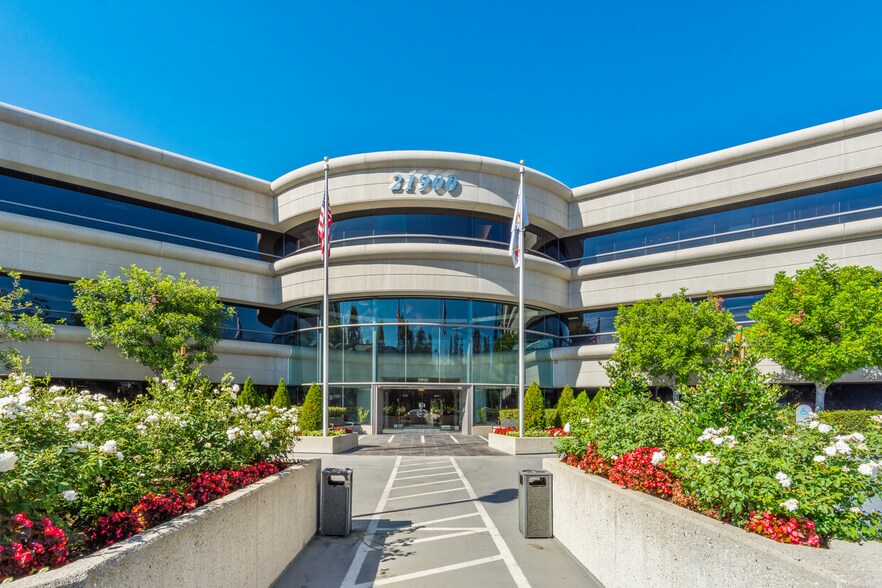 Primary Photo Of 21900 Burbank, Woodland Hills Office For Lease