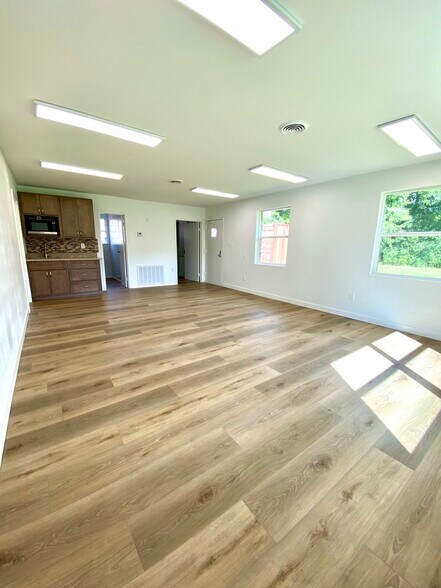 More Photos Of 1307 Highway 11 S, Picayune Specialty For Sale