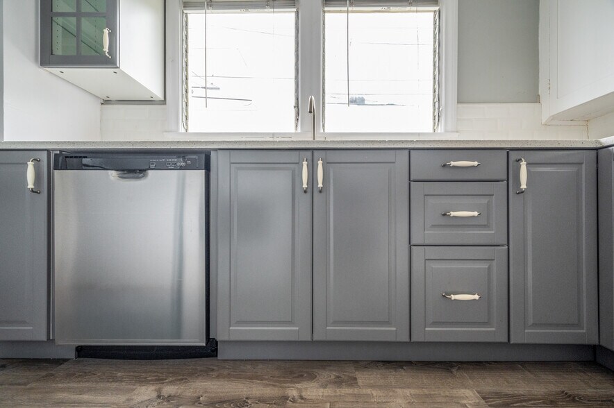 More Photos Of 1620 California Ave, Santa Monica Apartments For Sale