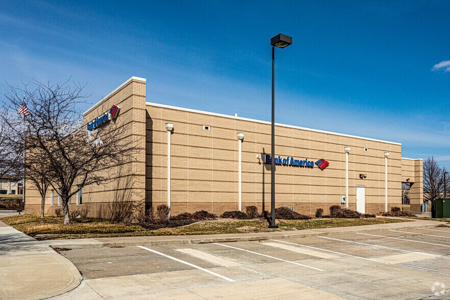 More Photos Of 901-1201 W 136th St, Kansas City Unknown For Lease