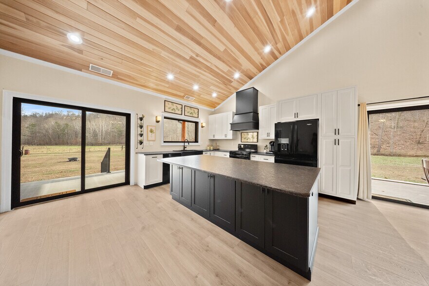 More Photos Of 325 Sinking Rd, Argillite Hospitality For Sale