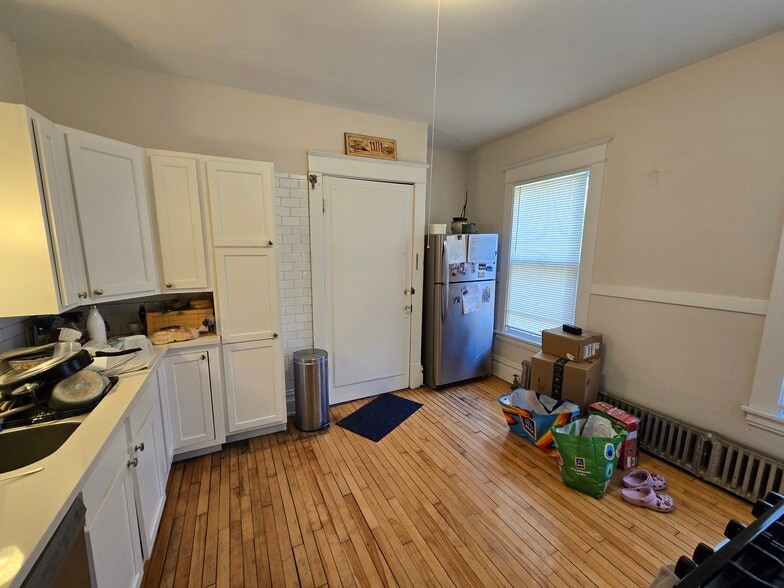 More Photos Of 2205 Pleasant Ave S, Minneapolis Apartments For Sale
