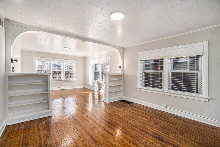 More Photos Of , Kansas City Multifamily For Sale