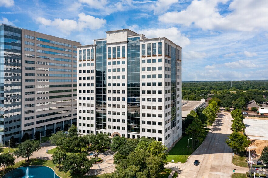 More Photos Of 11700 Katy Fwy, Houston Office For Lease