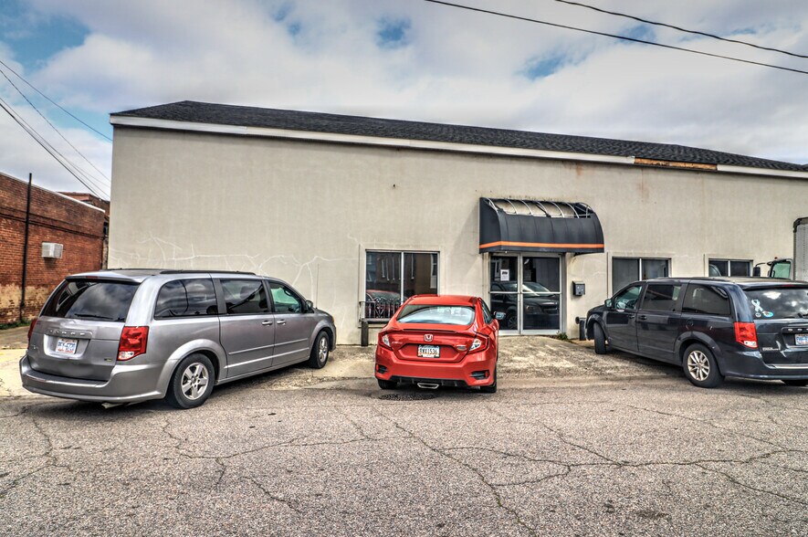 More Photos Of 551 Ellis St, Augusta Auto Dealership For Lease