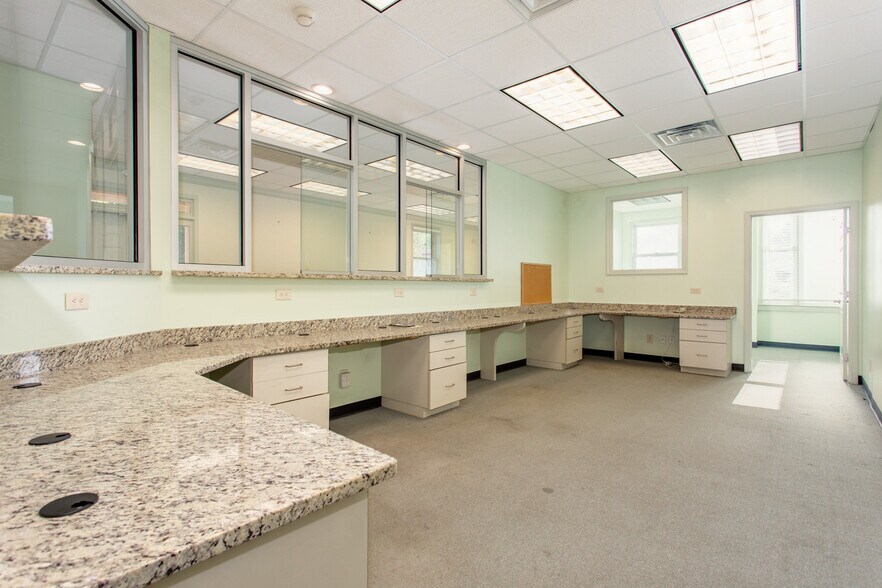More Photos Of 316 W Pike St, Lawrenceville Medical For Lease