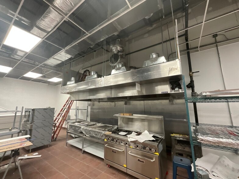 More Photos Of 5951-5953 Halpine Rd, Rockville Warehouse For Lease