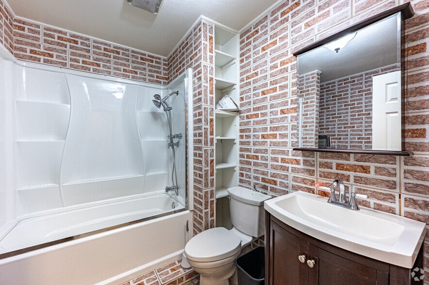 More Photos Of 540 S Crocker St, Los Angeles Industrial For Sale