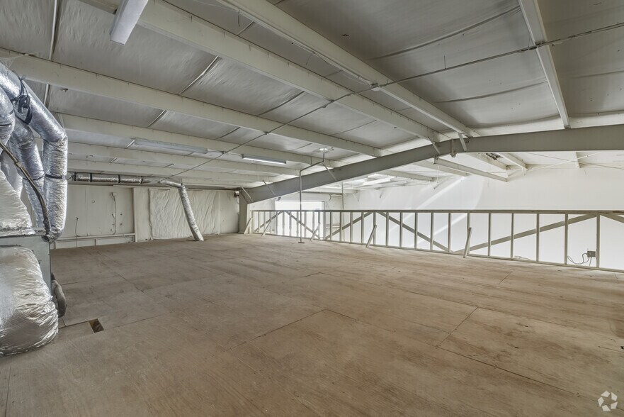 More Photos Of 1800 Sherwood Forest St, Houston Warehouse For Lease