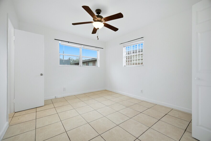More Photos Of 823-825 NW 9th St, Hallandale Beach Apartments For Sale