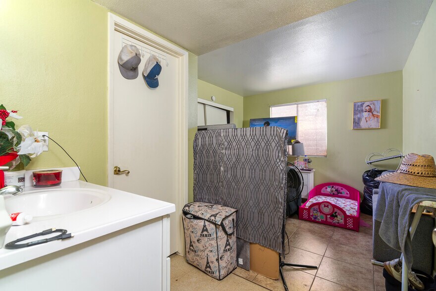 More Photos Of 2444 E Willetta St, Phoenix Multifamily For Sale