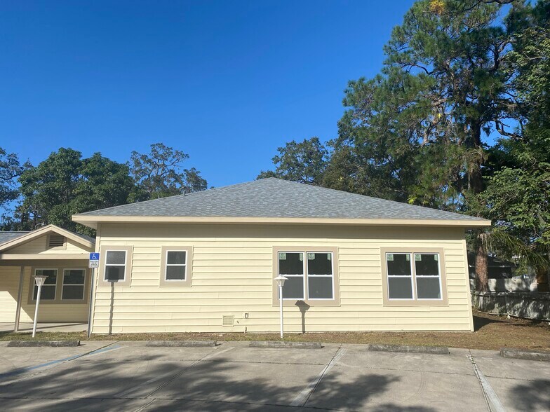 More Photos Of 2726 6th Ave W, Bradenton Office For Sale