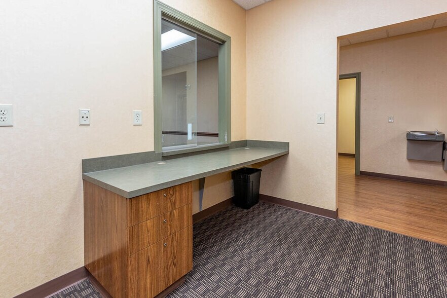 More Photos Of 42 Professional Pky, Lockport Medical For Sale