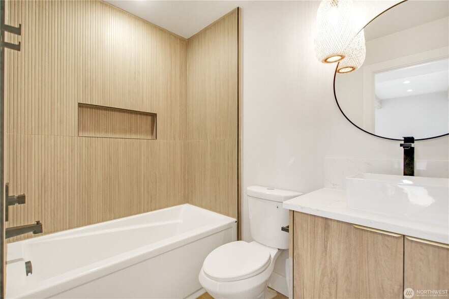 More Photos Of 27906 U St., Ocean Park Apartments For Sale