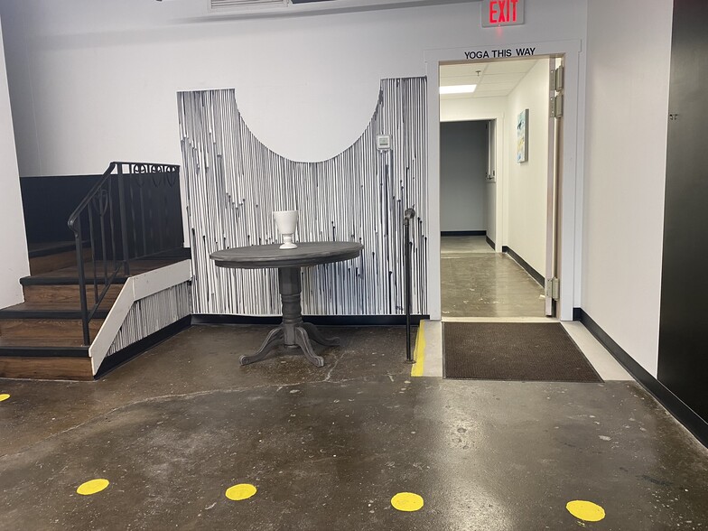 More Photos Of 615 S Front St, Mankato Storefront Retail Office For Lease