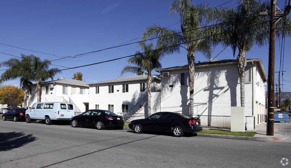 More Photos Of 1117-1121 2nd St, San Fernando Apartments For Sale