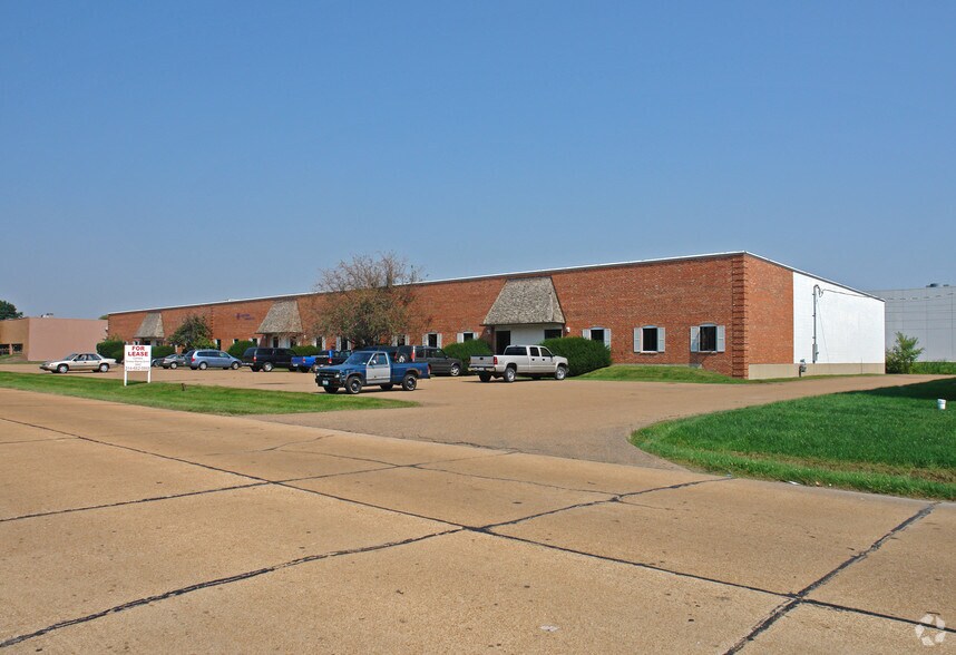 More Photos Of 1730 Fenpark Dr, Fenton Coworking Space