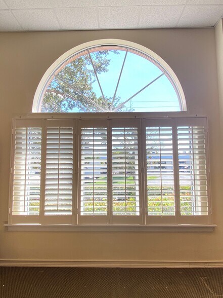 More Photos Of 2383 Linwood Ave, Naples Manufacturing For Sale