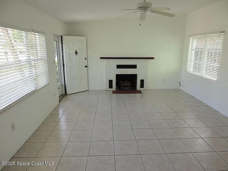 More Photos Of 206 4th Ave, Indialantic Office Residential For Sale