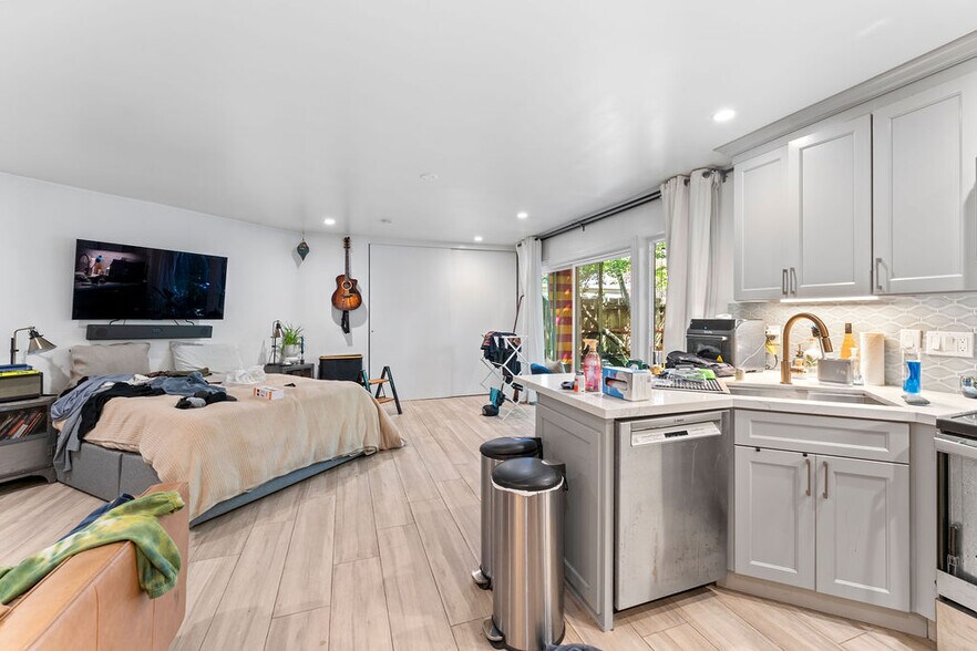 More Photos Of 2427 McKinley Ave, Berkeley Apartments For Sale