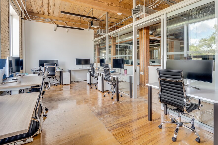 More Photos Of 215 Spadina Ave, Toronto Coworking Space