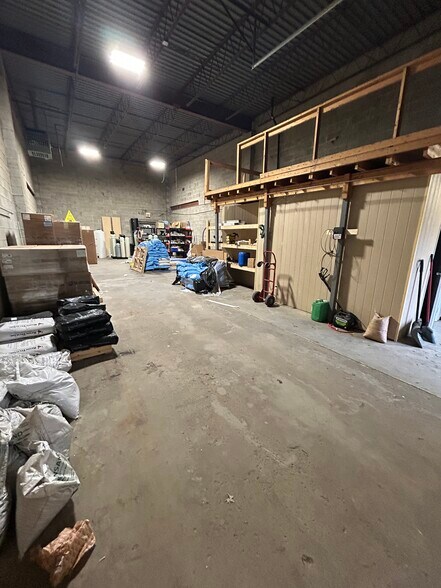 More Photos Of 4 Vatrano Rd, Albany Warehouse For Lease