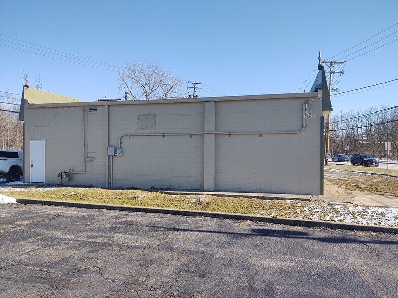 More Photos Of 2821 E Aurora Rd, Twinsburg Freestanding For Sale