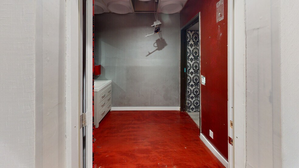 More Photos Of 585 Pine Ave, Long Beach Apartments For Lease