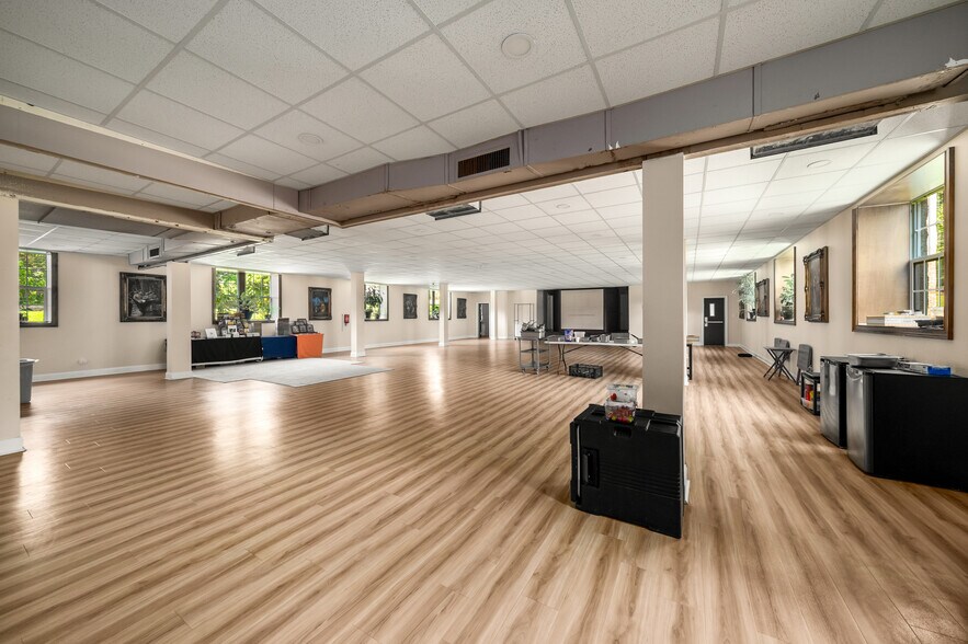 More Photos Of 1776 Sylvan Rd SW, Atlanta Religious Facility For Sale