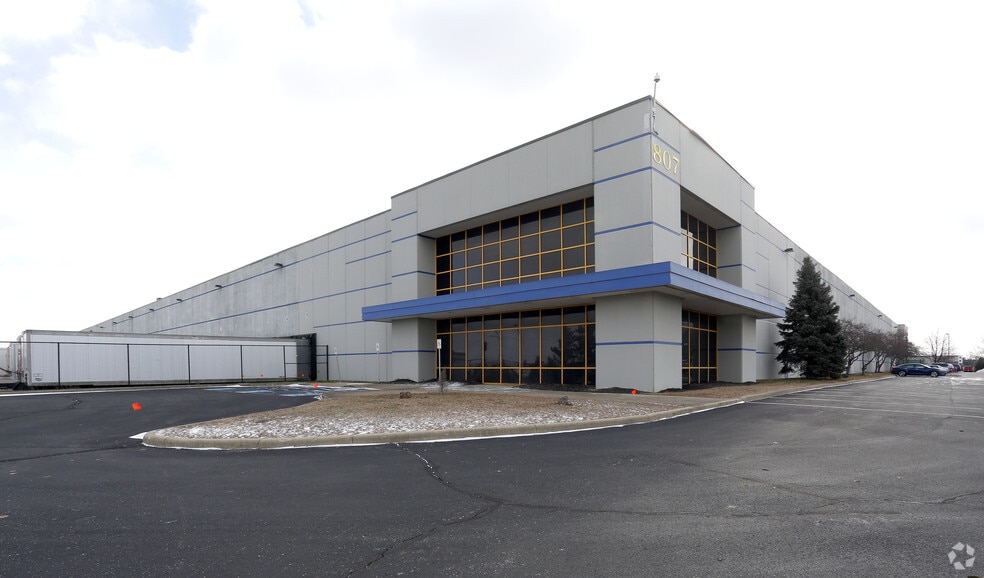 More Photos Of 807 Perry Rd, Plainfield Warehouse For Lease