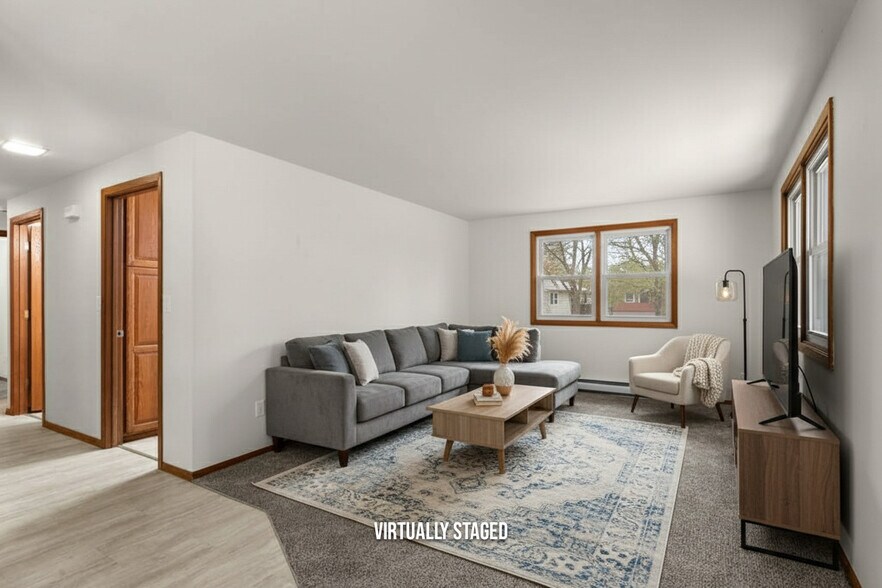 More Photos Of 910 E Cedar Ave, Manitowoc Apartments For Sale