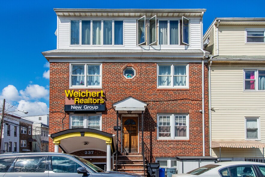 More Photos Of 237 Adams St, Newark Office For Sale