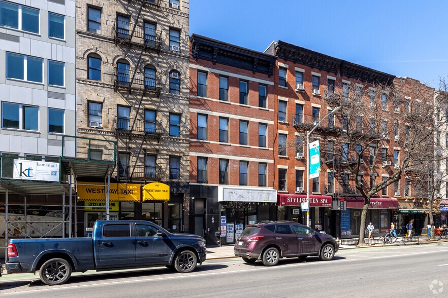 More Photos Of 659 Tenth Ave, New York Apartments For Lease